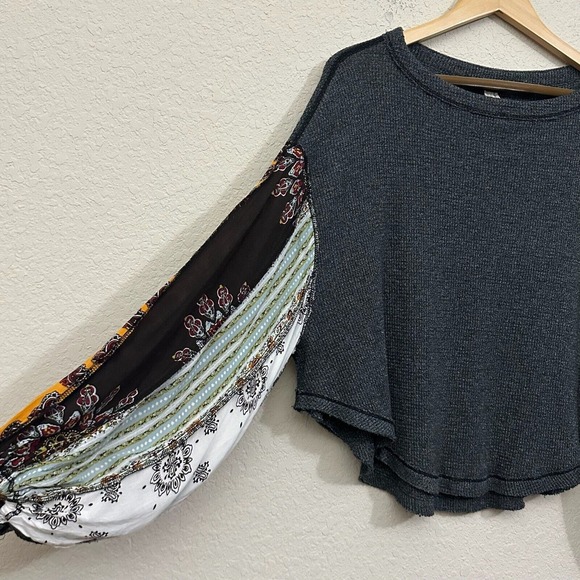 FREE PEOPLE WE THE FREE Blossom Printed Balloon-Sleeve Thermal Sweater Gray - Picture 2 of 7